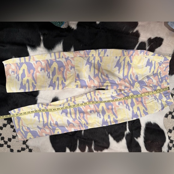 Topshop high rise straight leg utility pants in pastel camo print size 4 - Picture 13 of 13